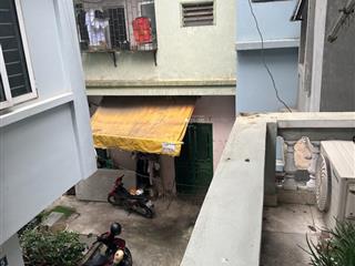 Bán nhà đường láng  đống đa 62m2 x 3 tầng, mặt tiền 4,5m giá 10,8 tỷ