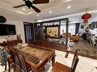 Bán căn hộ chung cư 57 láng hạ, ba đình, mặt phố, view triệu đô, 2 slot ô tô, dtsd 200m2, 3 ngủ 2vs