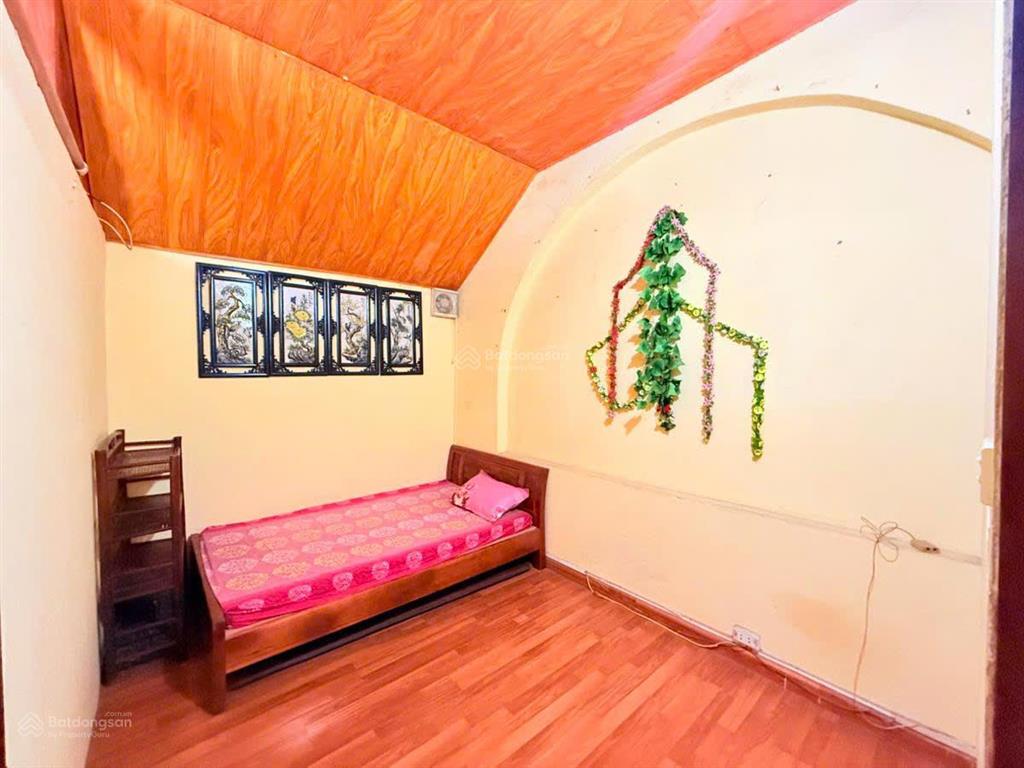 Bán tập thể thịnh quang  đống đa, tầng 2 + 3, sổ 100m2 sử dụng 180m2. giá hơn 6 tỷ