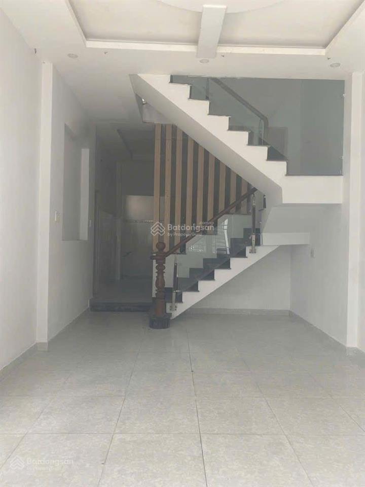 Nhà lô góc gần chợ nữ dân công vị trí đắc địa diện tích 79 m mà giá chỉ 3ty8