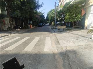 Bán đất tặng nhà cấp 4 khu vip tân phú 100m giá chỉ 9ty2 bớt lộc ko lộ giới ko quy hoạch