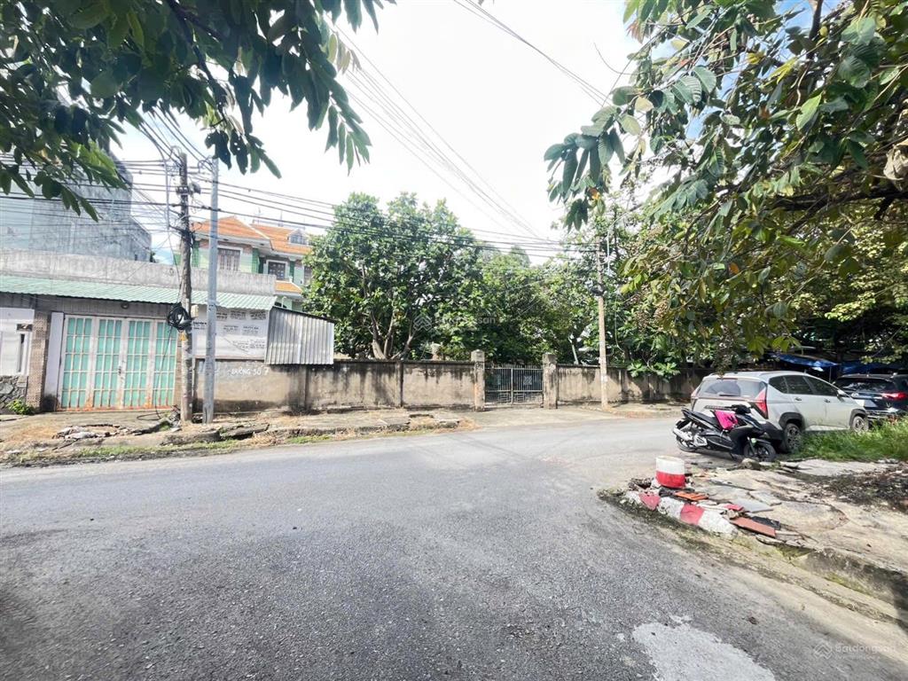 Đất 2 mặt tiền đường rộng 8m. ngay đường số 8 ven sông sài gòn. dt 117m2 (ngang 7,75m)