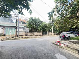 Đất 2 mặt tiền đường rộng 8m. ngay đường số 8 ven sông sài gòn. dt 117m2 (ngang 7,75m)