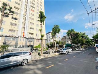 Lô đất vuông vứcngay khu
dân cư thành ủy và chung cư
new towndt 215m2 full
thổ(ngang 11m) có tl
