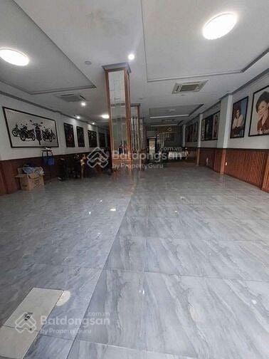 Cho thuê nhà 9 phòng mặt tiền 8x20 đường số 7, p bình trị đông b, bình tân
