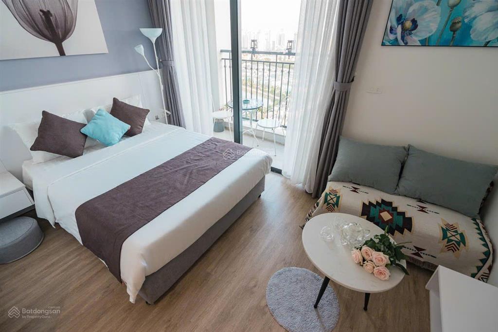 Chính chủ cần bán gấp căn studio full nội thất sẵn hđ thuê 2,1tỷ vinhomes greenbays