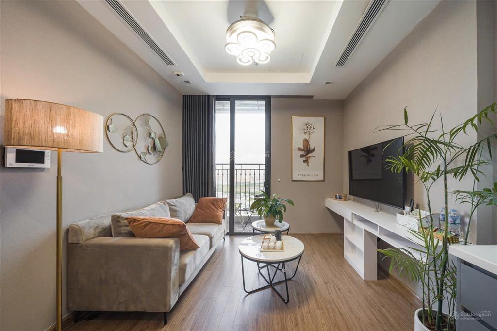 Chính chủ cần bán gấp căn 2n 2wc full nội thất sẵn hđ thuê 15tr/tháng 4,7tỷ vinhomes green bay
