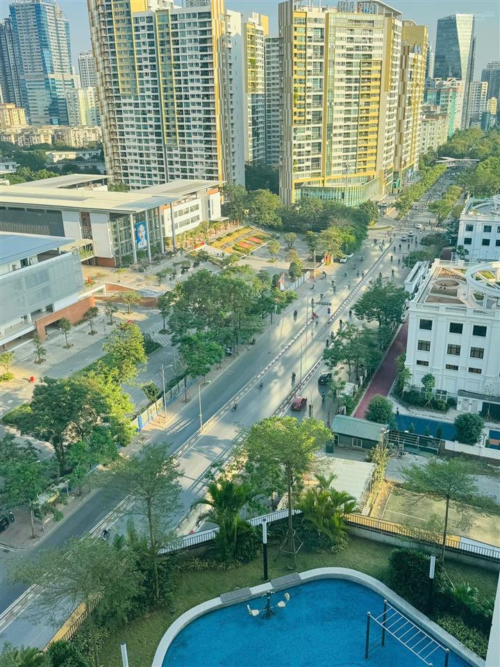 Bán gấp căn hộ 2 ngủ tòa vip c6/c7 dcapitale view thoáng, ban công đông nam mát mẻ quanh năm!
