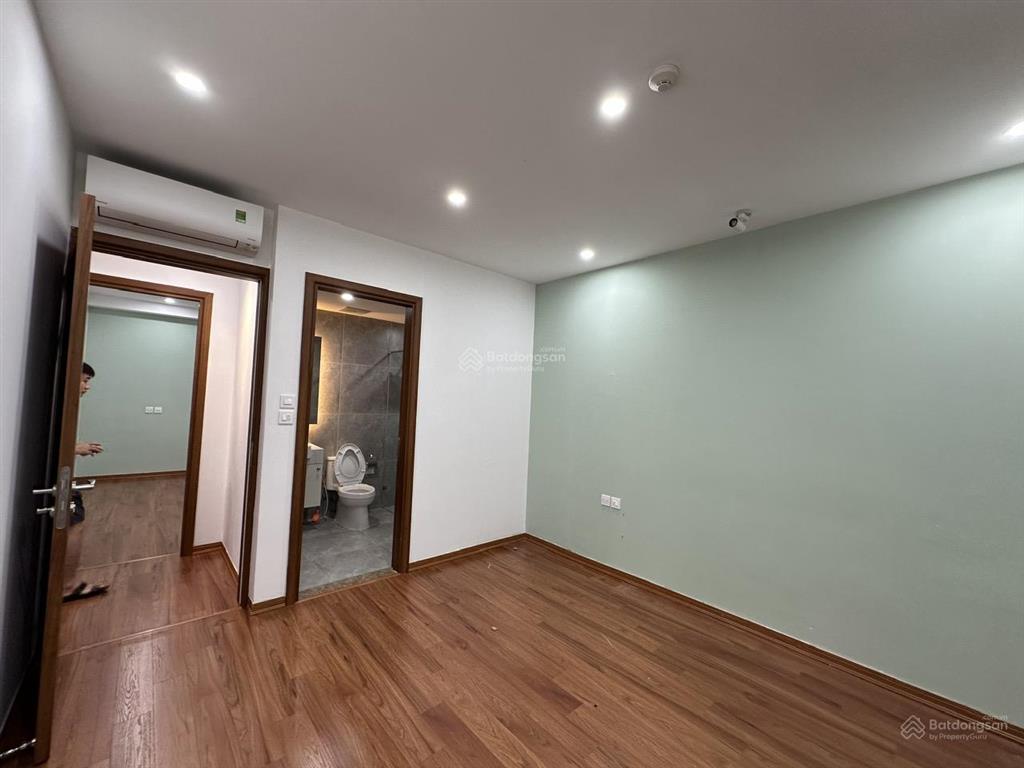 Hàng hiếm, cho thuê 3 ngủ 2 vệ sinh đồ cơ bản tại d'capitale. giá 24tr/tháng. toà vip