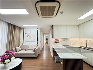 (giá thật). bán 3 ngủ sổ đỏ lâu dài tại d'capitale. giá 12 tỷ. tầng trung, căn thoáng đẹp