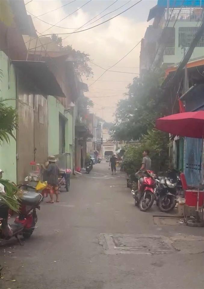 Bán căn góc đường hồng bàng p6quận 6dt 5,1x25.6m vị trí kinh doanh buôn bán tốt.