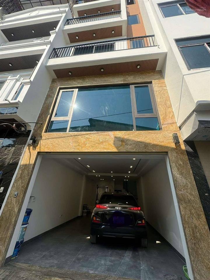 Nhà mới tinh thang máy gara ô tô mặt đường 4.5m khu vip ngọc thụy full nội thất nhập khẩ