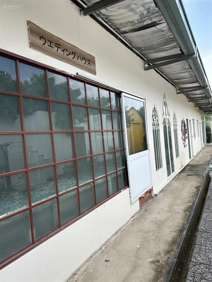 Bán đất đã có nhà tạm, điện nước đầy đủ
