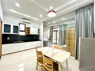 Căn hộ dịch vụ 1pn, 45m2, balcony, full nt (hầm xe, thang máy) gần đh vlu, hutech, uth