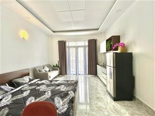 Cho thuê căn hộ studio, balcony, 35m2, full nt (nhà xe, thang máy, hẻm oto)