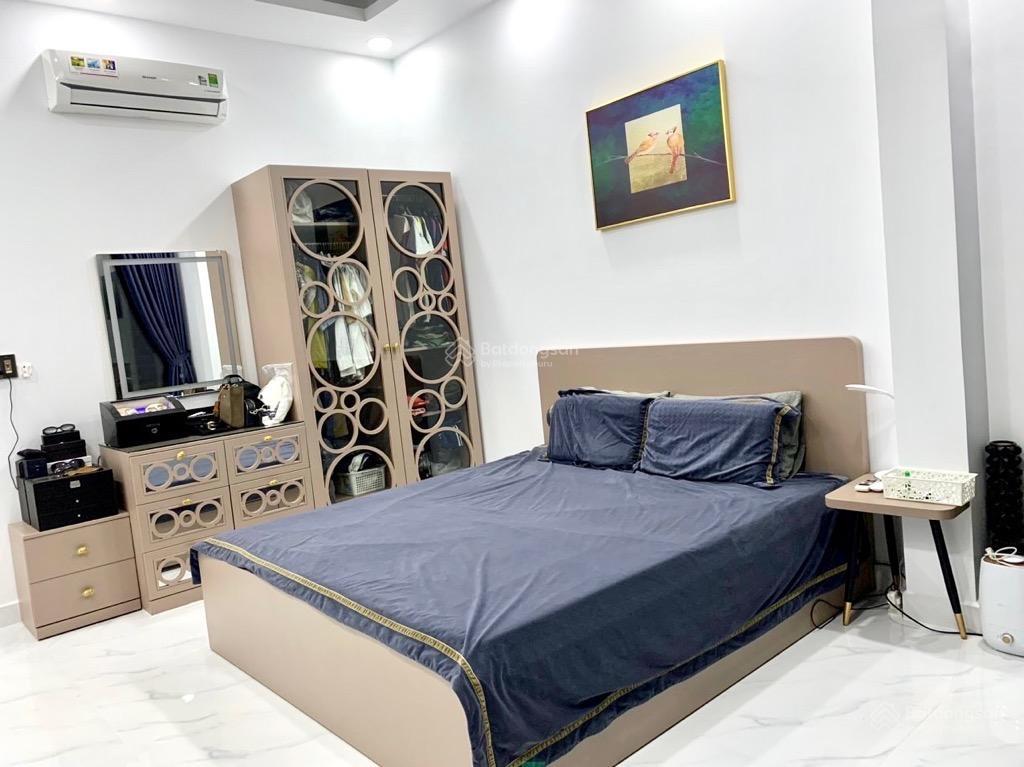 Bán nhà đẹp hơn 8 tỷ, 68m2, 4 tầng, ngay gò dầu, tân phú