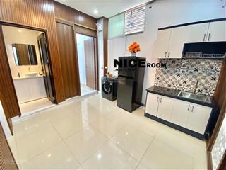 Cho thuê căn hộ dịch vụ 3 phòng ngủ đầy đủ nội thất, ngay ngã tư hàng xanh