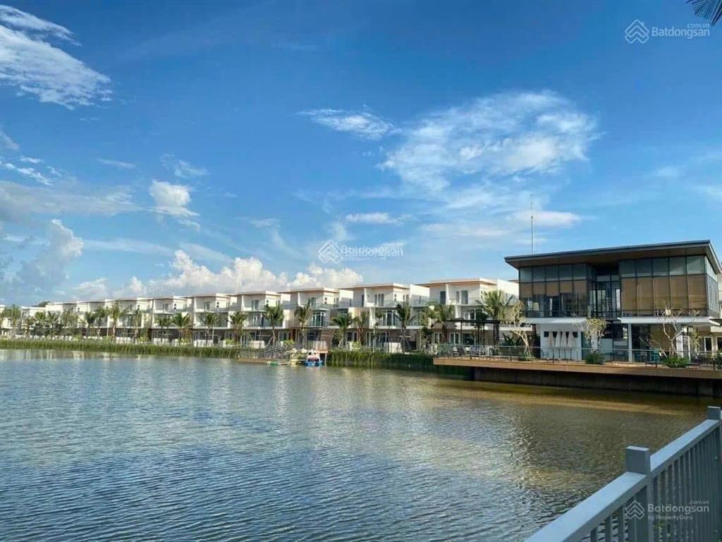 Bán căn góc 2 mặt tiền villas 120m2 chỉ 9 tỷ view hồ