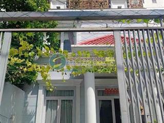 Cần tiền chính chủ bán gấp nhà biệt thự đẹp khan hiếm tại đường ông ích khiêm p. 5 q11. dt 181m2