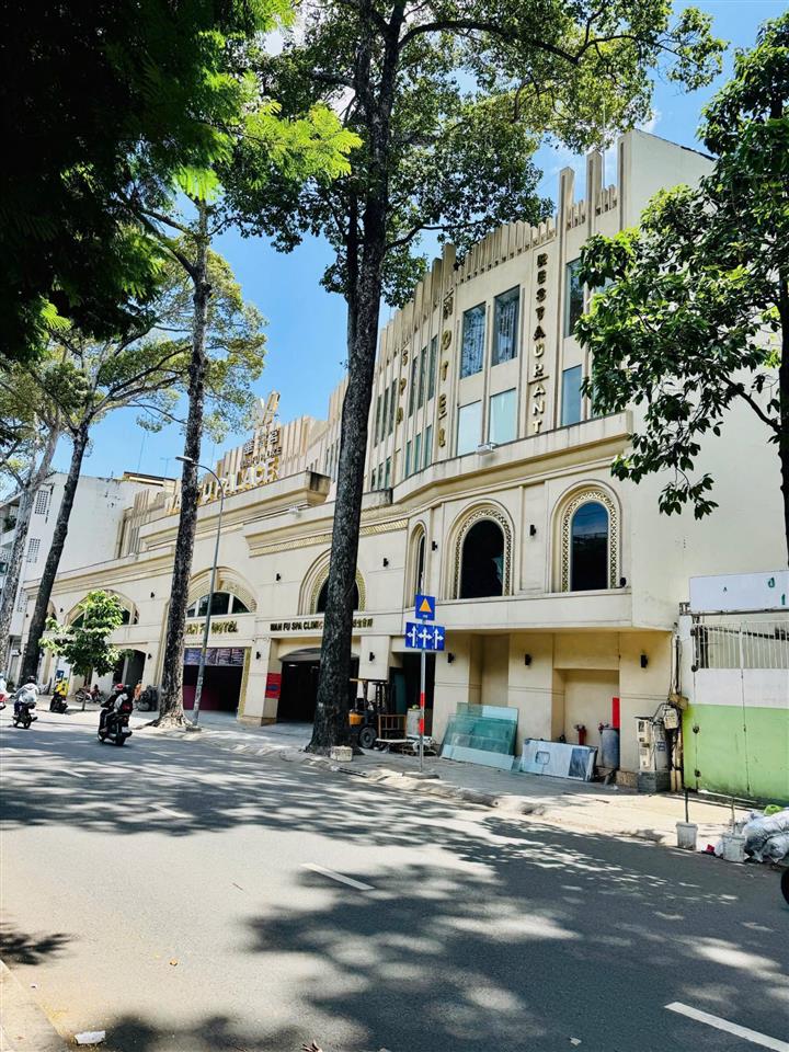 Giảm 50 tỷ. chủ cần tiền bán gấp khuôn đất rẻ đường hùng vương p9 quận 5.dt14,5x35m2 giá 150 tỷ.