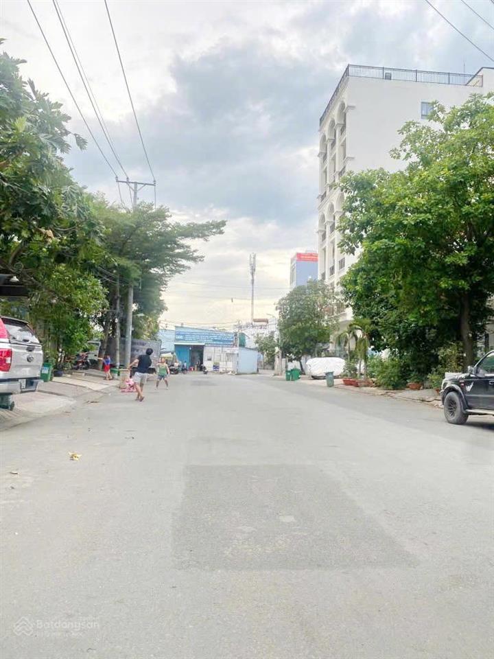 Chủ cần bán khuôn đất rẻ khan hiếm đường cao chị chính p. phú thuận quận 7. dt 8x21m giá 33 tỷ