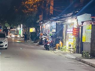Bán nhà gần đại học công nghiệp ,ô tô đỗ cổng ,sổ vuông đẹp không 1 chút lỗi hiếm nhà bán