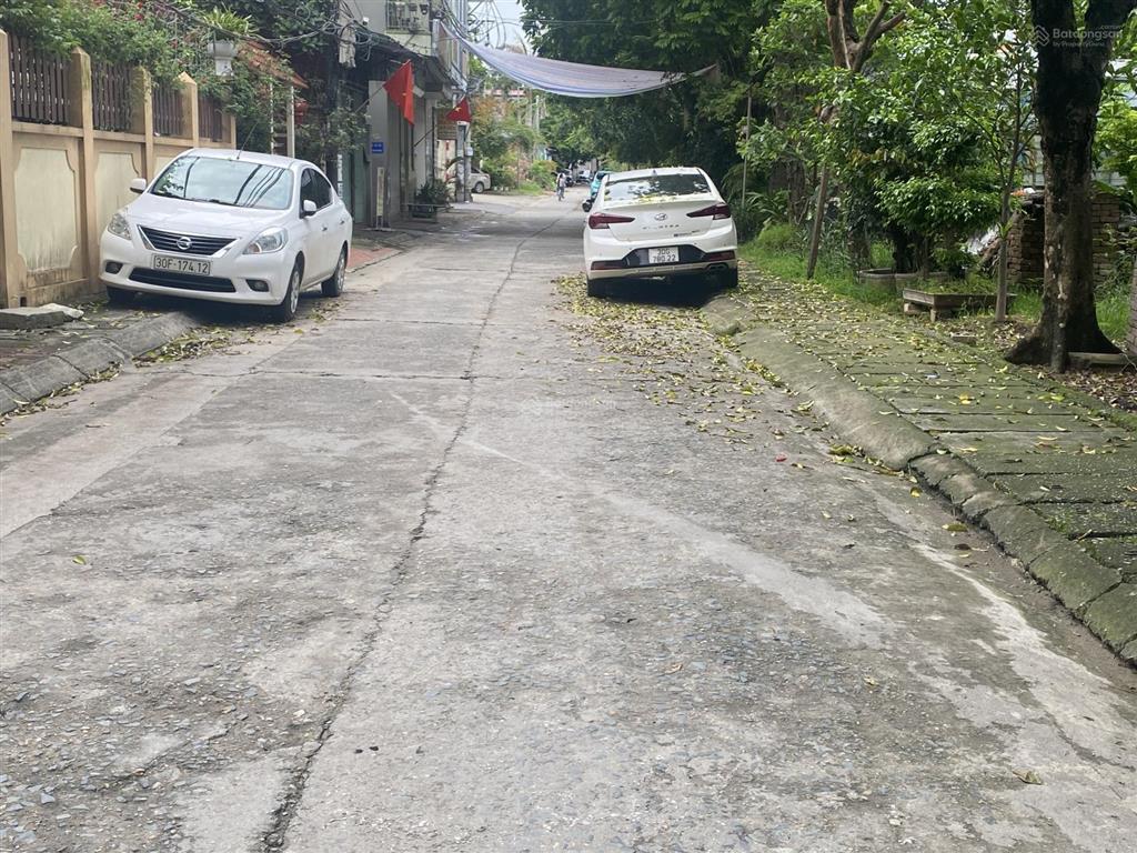Bán nhà xuân phương ,mặt tiền rộng ,ô tô đỗ gần ,tiện ích ngập tràn ,sổ vuông như bánh chưng