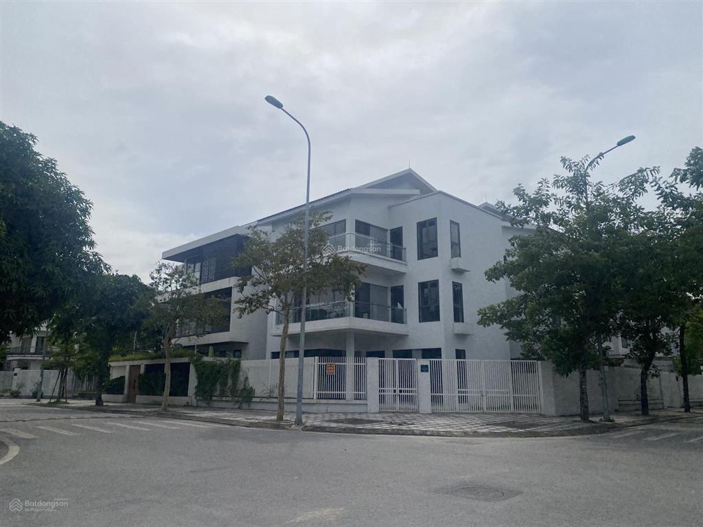 Bán biệt thự lô góc kđt tasco xuân phương nam từ liêm , sân vườn , ô tô để thoái mái ,dân trí cao