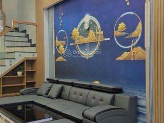 Nhà xây mới 3 tầng  gần trường dương văn thì  ngã tư thủ đức