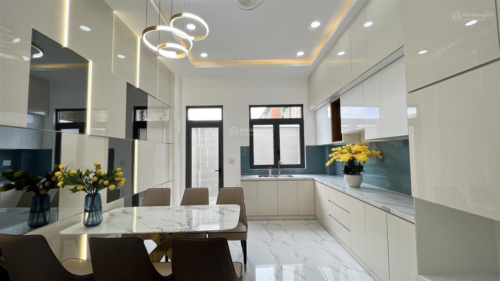 Bán căn nhà phố cao cấp đường hồ văn long 1 trệt 3 lầu, nhà xây mới