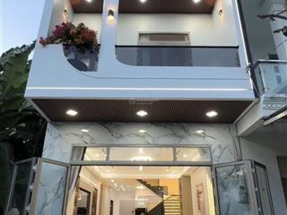 Mình cần bán căn nhà 2 tầng đầy đủ công năng, nhà xây mới, có sân xe hơi, giá 2,95 tỷ thương lượng