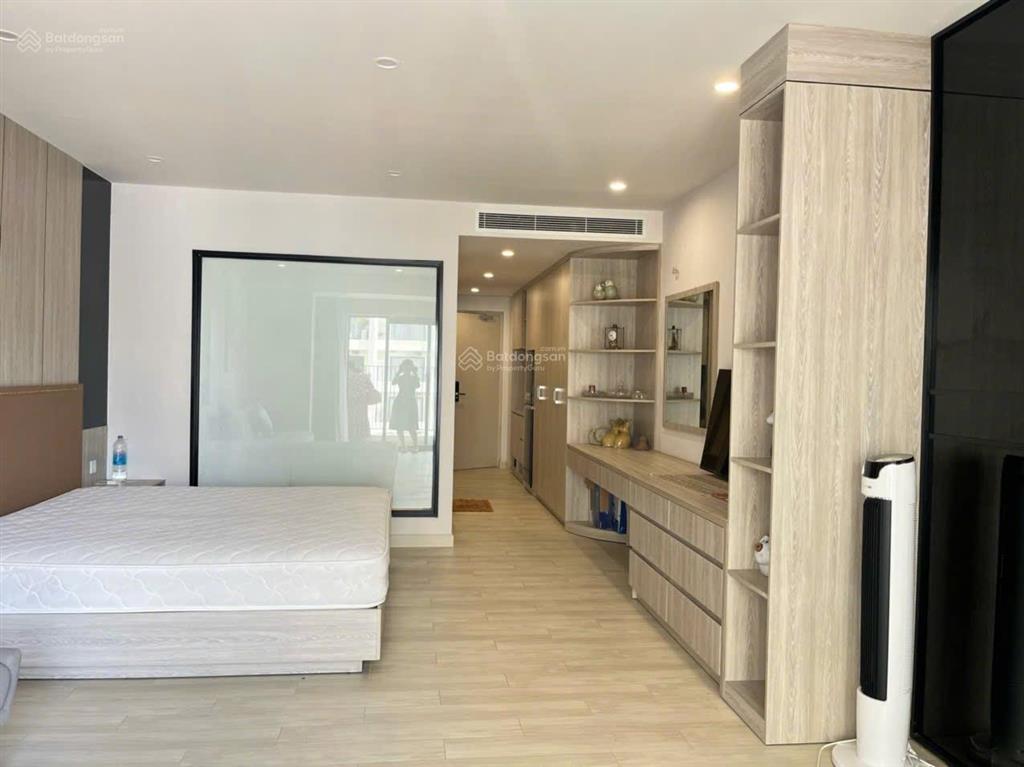 Bán căn studio goldcoast toà bắc diện tích 50m2 ban công đông nam má mẻ giá 4,4