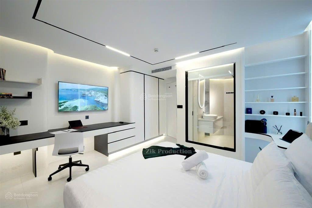 Bán gold coats tầng cao view biển diện tích 70m có 2 pn 2wc full nội thất giá 8,2 tỉ