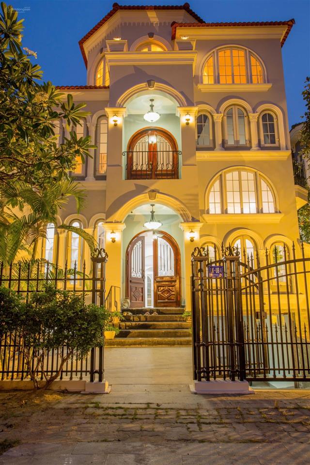 Bán căn villa dành cho giới triệu phú tỉ phú , cách biển vài bước chân giá cực tốt 27,5 tỉ