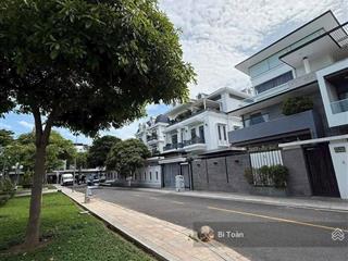 Bán lô đất biệt thự đường v2 đối diện công viên giá đầu tư