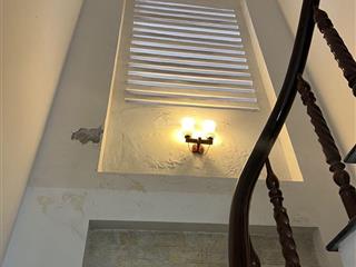 Bán nhà thiết kế kiểu biệt thự mini hiện đại ngay sát biển tân trà đà nẵng .