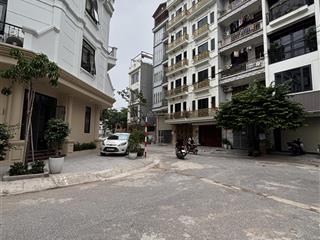 5 tầng thang máy gara ô tô chỉ 12 tỷ tại phú diễn, 45m2, đường 3 ô tô tránh, sổ phân lô vuông
