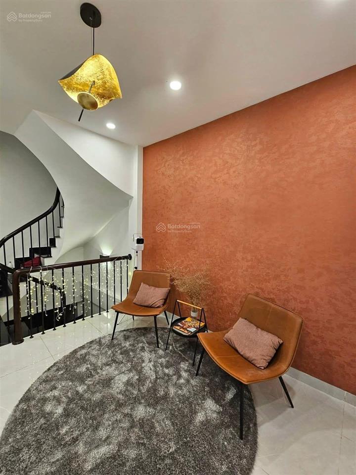 Bán nhà phố bát khối, long biên, giá tốt 10 tỷ, 60m2, đầy đủ nội thất, gara ô tô