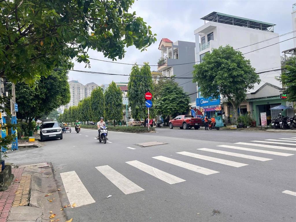 Thiện chí bán 110m²  mặt tiền kd đại lộ 3  phước bình  chỉ 9.5 tỷ