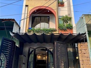 Bán căn nhà hoa đào  phú nhuận 72m2. gần trung tâm thể thao rạch miễu. cho thuê 26tr