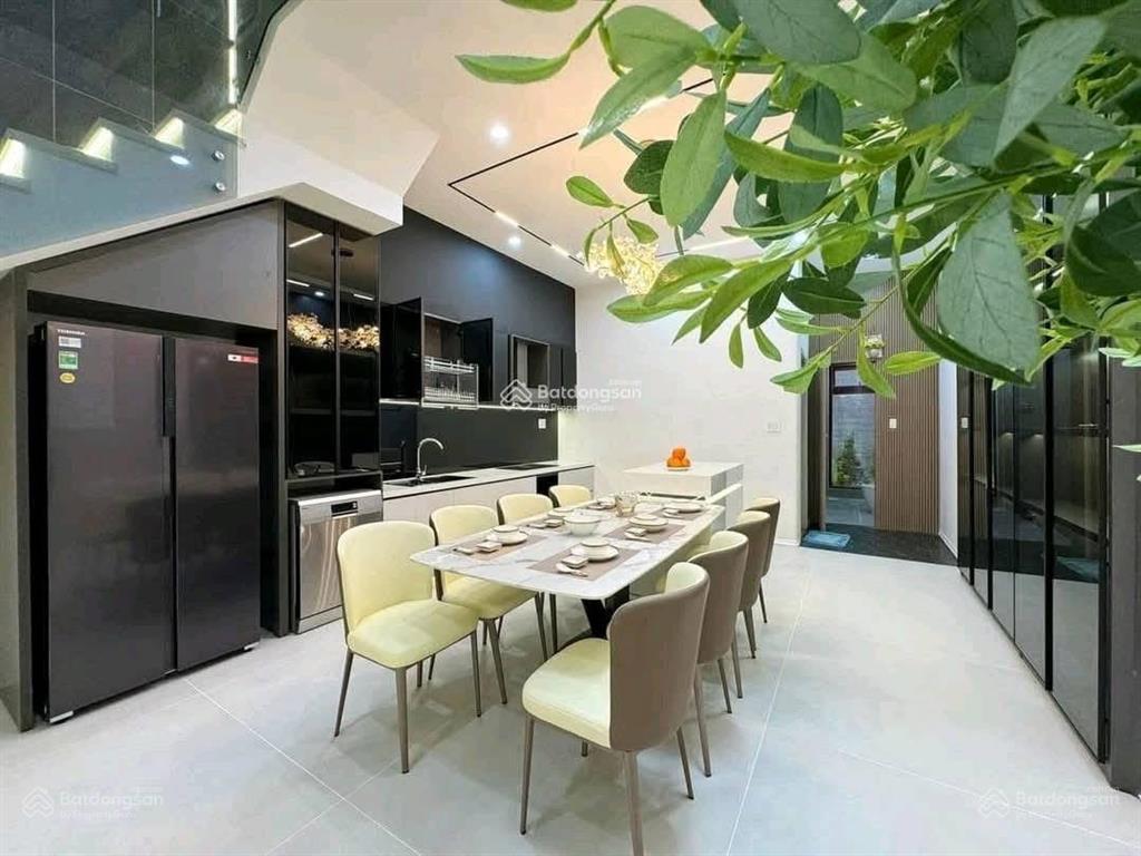 Căn nhà ngang 6m cần bán đ. thái ly  q2 giá 4.180tỷ/90,3m2. gần đại học văn hoá. cho thuê 29tr