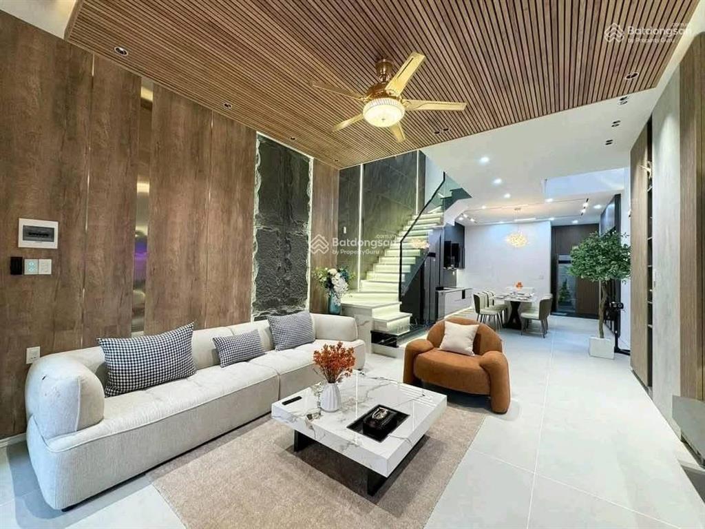 Căn nhà ngang 6m cần bán đ. thái ly  q2 giá 4.180tỷ/90,3m2. gần đại học văn hoá. cho thuê 29tr