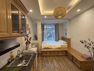 Nhà mặt phố đặng trần côn  quốc tử giám  đống đa  dt 18.2m2  sổ vuông, lô góc  9,3 tỷ