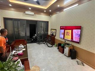 Trung tâm ba đình  ô tô đỗ cửa  1 nhà ra phố vĩnh phúc  100m ra mặt phố hoàng hoa thám