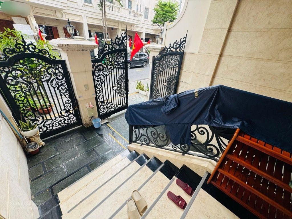 Chủ giảm 3tỷ còn 22,5 biệt thự mt citylannd p10  gv  5tầng  100m2 có thang máy