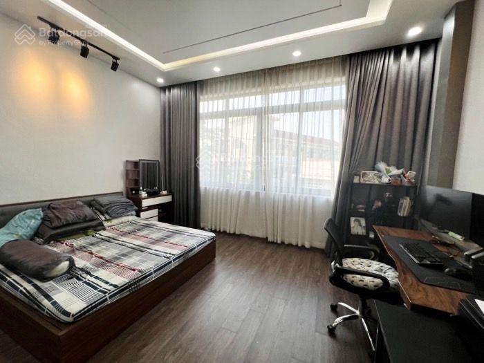 Chủ giảm 4,2 tỷ còn 8,3 tỷ  mtkd 4 tầng  70m2 ngay khu cityland đường số 9, p16, gv
