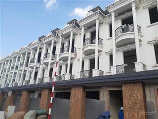 Bán gấp nhà mặt phố 80m2 xây sẵn 3 tầng, sẵn sổ, full nội thất tại trung tâm tp. dĩ an