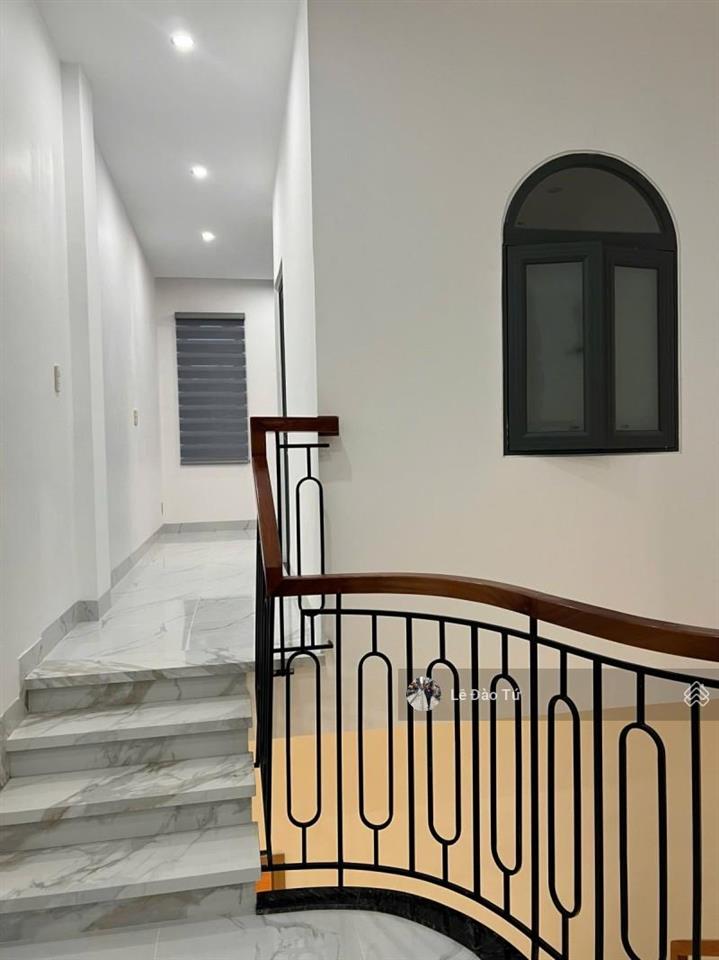 Bán nhà 3 tầng  full nội thất  vào ở ngay  kiệt gần tôn đức thắng