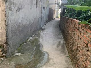 Bán nhà cấp 4 sạch sẽ ở ngay  gần cầu nhật tân, thành phố thông minh