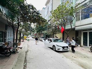 Bán nhà phân lô dương nội  ô tô tránh  vỉa hè rộng